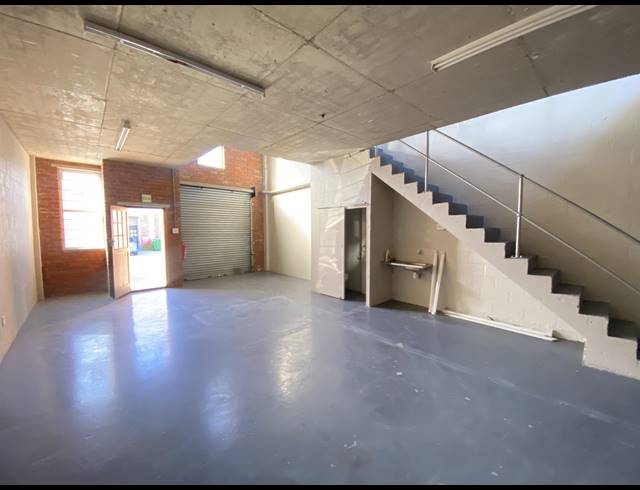 117M² WAREHOUSE TO LET IN MAITLAND